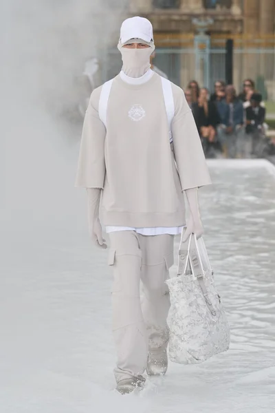 Look 30
